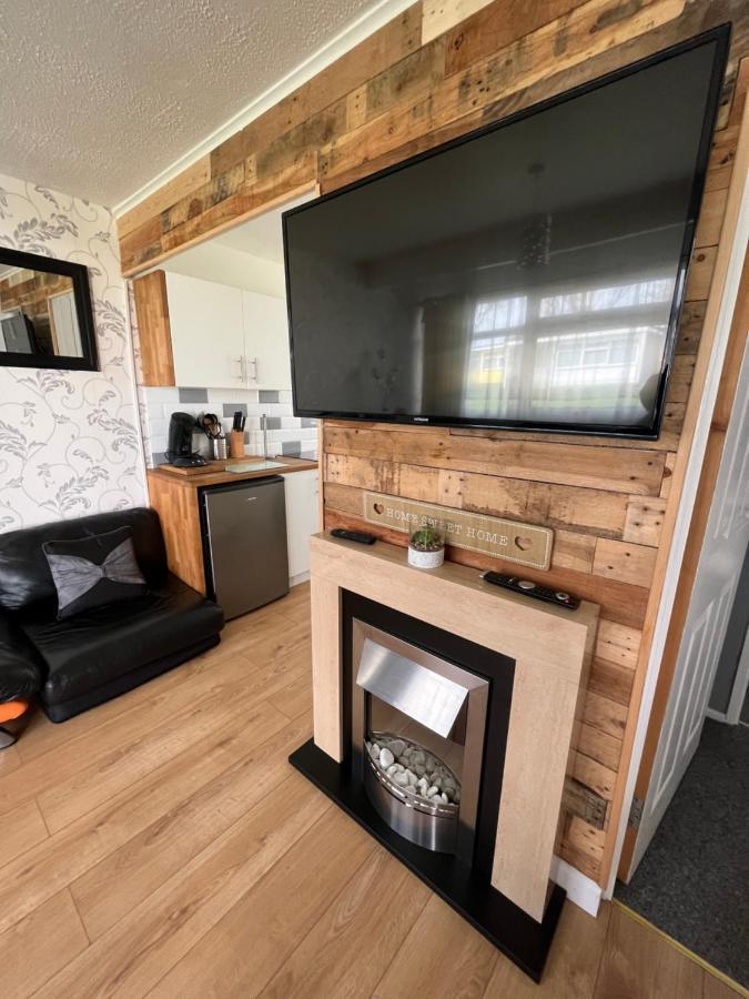 Signature, Scratby - Two Bed Chalet, Sleeps 7, Free Wi-Fi, Bed Linen And Towels Included, Pets Welcome And Onsite Entertainment Available Екстер'єр фото