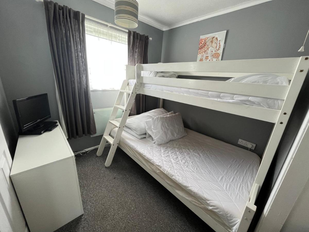 Signature, Scratby - Two Bed Chalet, Sleeps 7, Free Wi-Fi, Bed Linen And Towels Included, Pets Welcome And Onsite Entertainment Available Екстер'єр фото