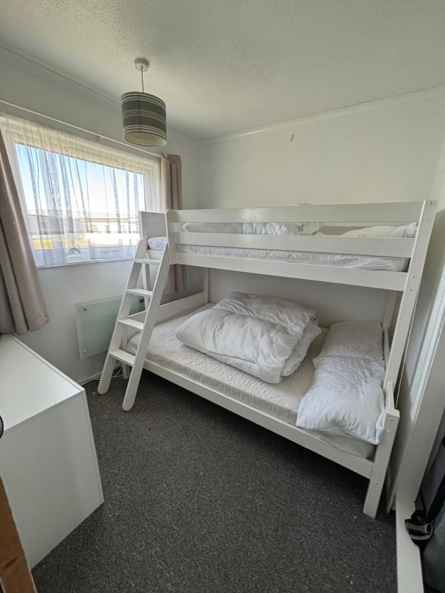 Signature, Scratby - Two Bed Chalet, Sleeps 7, Free Wi-Fi, Bed Linen And Towels Included, Pets Welcome And Onsite Entertainment Available Екстер'єр фото
